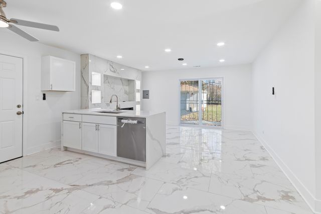 16125 Trumbull Avenue, Markham, IL 60428