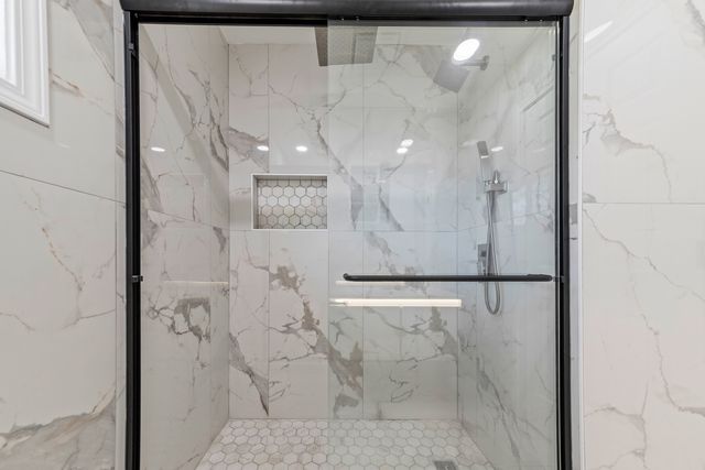 16125 Trumbull Avenue, Markham, IL 60428