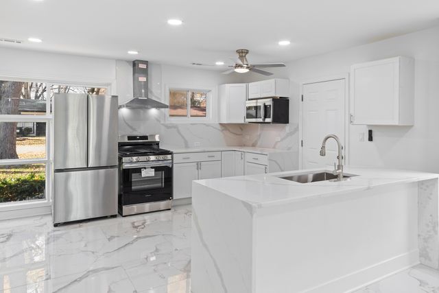 16125 Trumbull Avenue, Markham, IL 60428