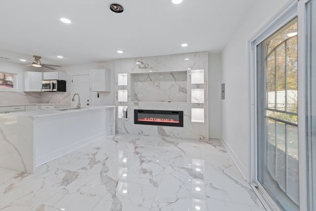 16125 Trumbull Avenue, Markham, IL 60428