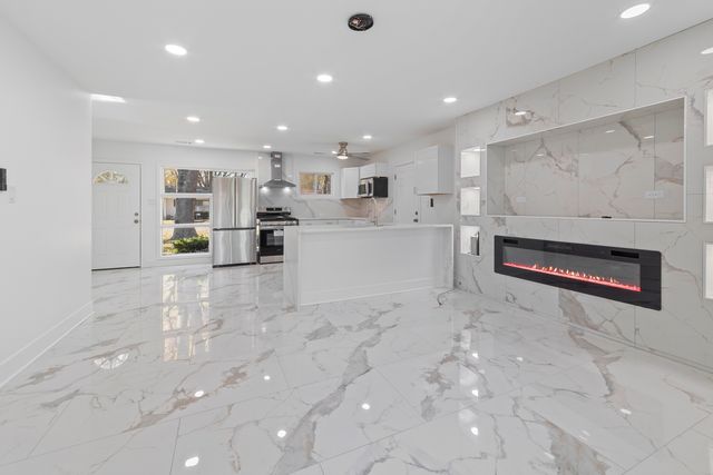 16125 Trumbull Avenue, Markham, IL 60428