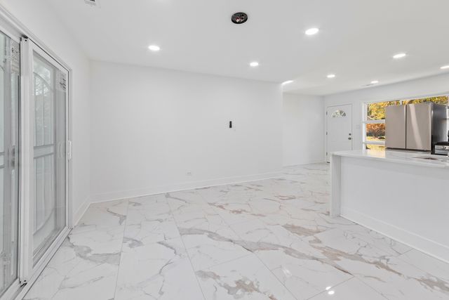 16125 Trumbull Avenue, Markham, IL 60428