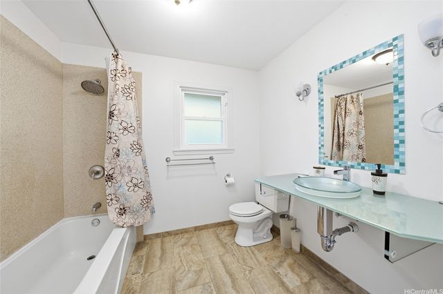 1386 Nanialii Street, Kailua, HI 96734