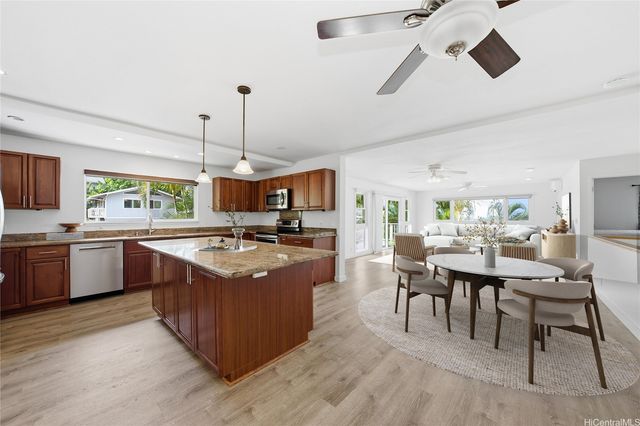 1386 Nanialii Street, Kailua, HI 96734