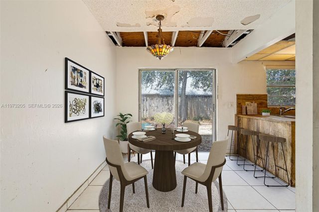 7389 NW 48th Pl, Lauderhill, FL 33319