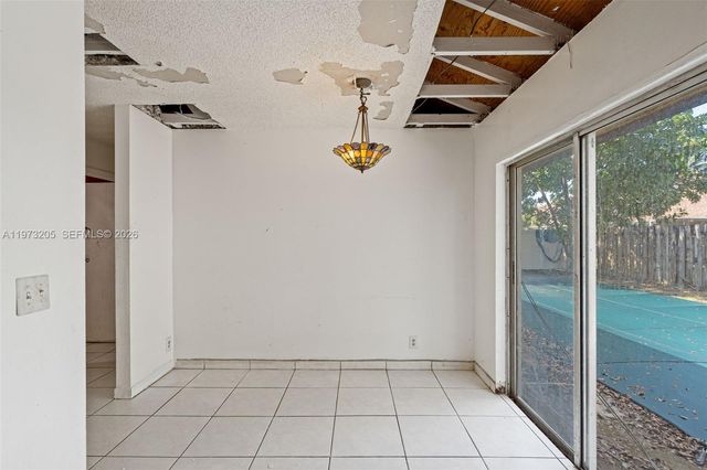 7389 NW 48th Pl, Lauderhill, FL 33319