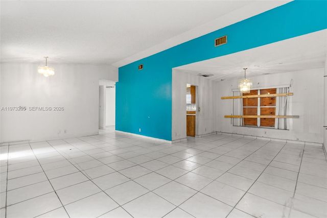 7389 NW 48th Pl, Lauderhill, FL 33319