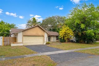 7389 NW 48th Pl, Lauderhill, FL 33319