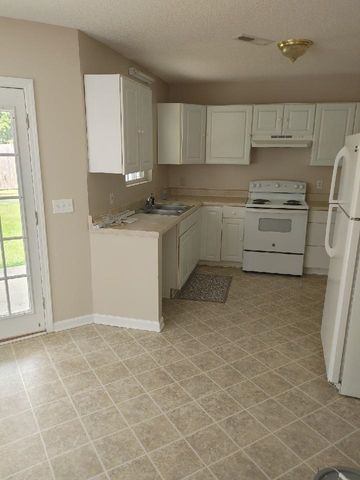 800 Elbow Rd., Longs, SC 29568