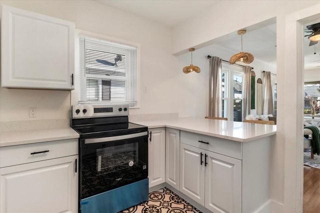 1131 10TH AVENUE S, St Petersburg, FL 33705