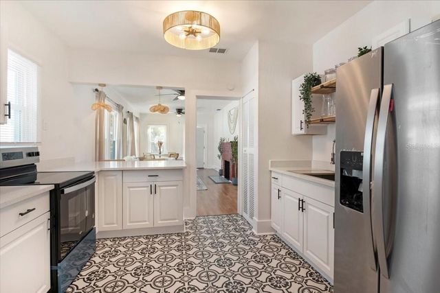 1131 10TH AVENUE S, St Petersburg, FL 33705