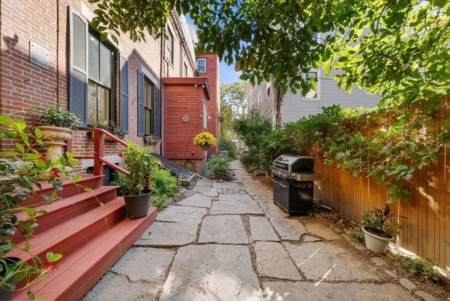 12 Cordis Street 1, Boston, MA 02129