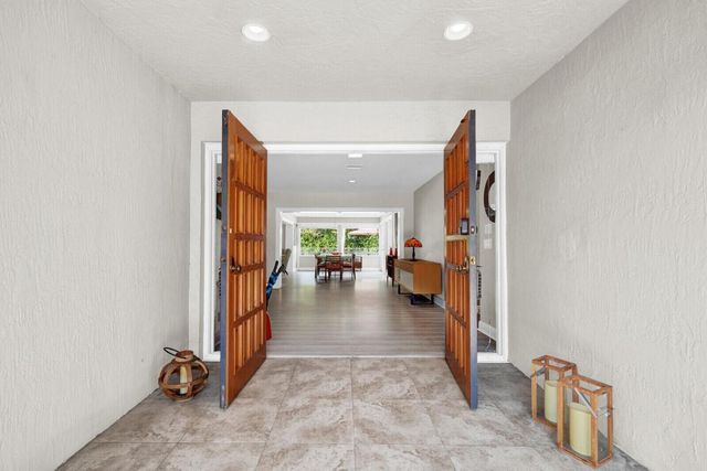 10539 Pine Tree Terrace, Boynton Beach, FL 33436