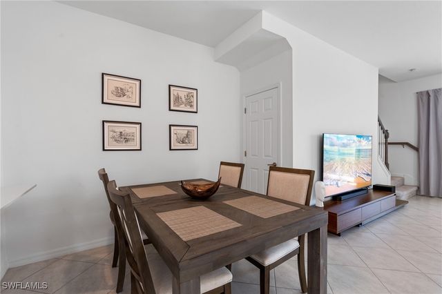 2850 Blossom WAY, Naples, FL 34120