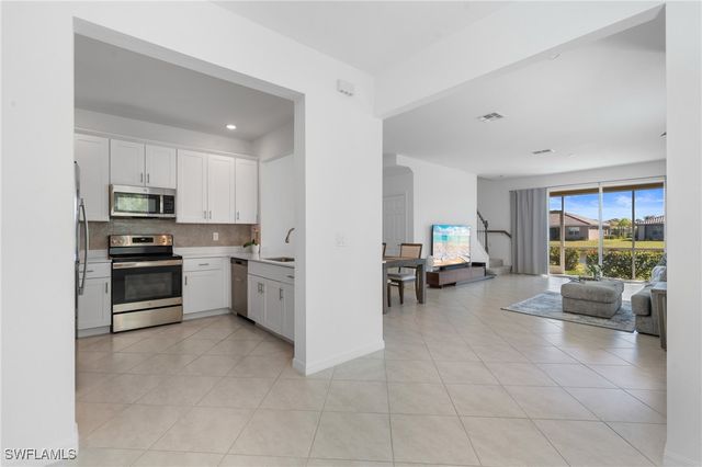 2850 Blossom WAY, Naples, FL 34120