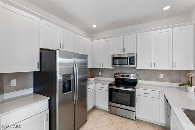 2850 Blossom WAY, Naples, FL 34120