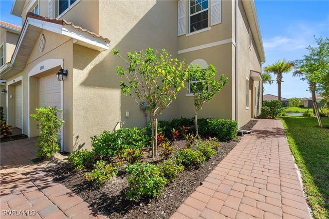 2850 Blossom WAY, Naples, FL 34120