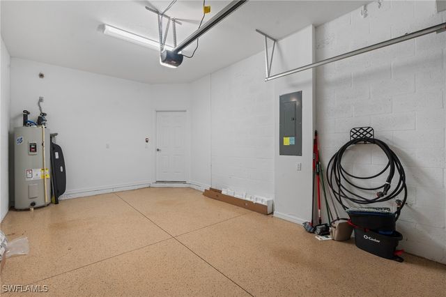 2850 Blossom WAY, Naples, FL 34120