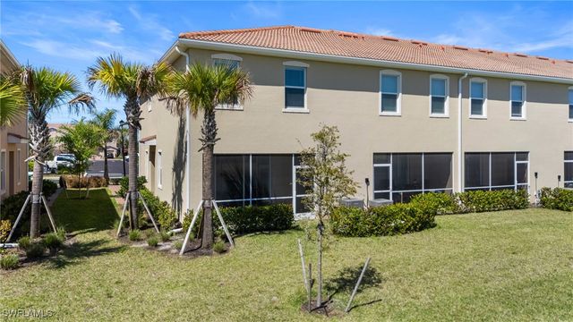 2850 Blossom WAY, Naples, FL 34120