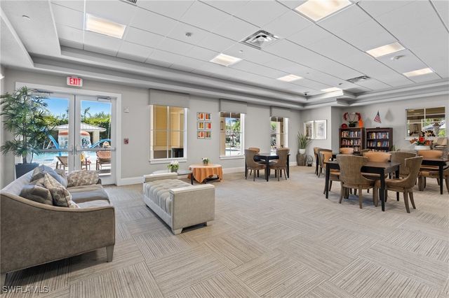 2850 Blossom WAY, Naples, FL 34120