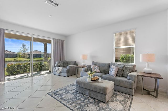 2850 Blossom WAY, Naples, FL 34120