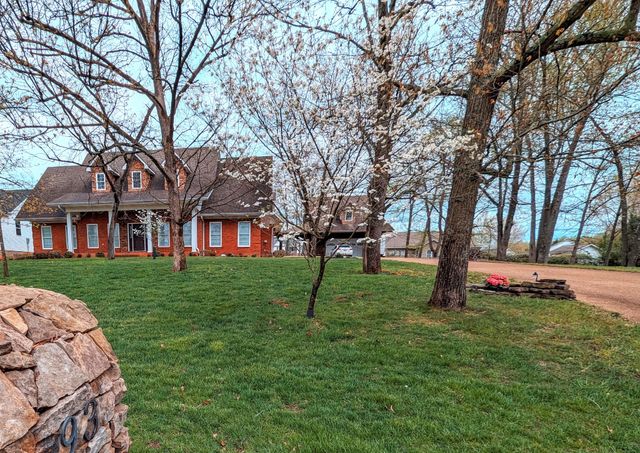 93 Tamatha Dr, Paris, TN 38242