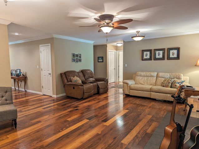 93 Tamatha Dr, Paris, TN 38242