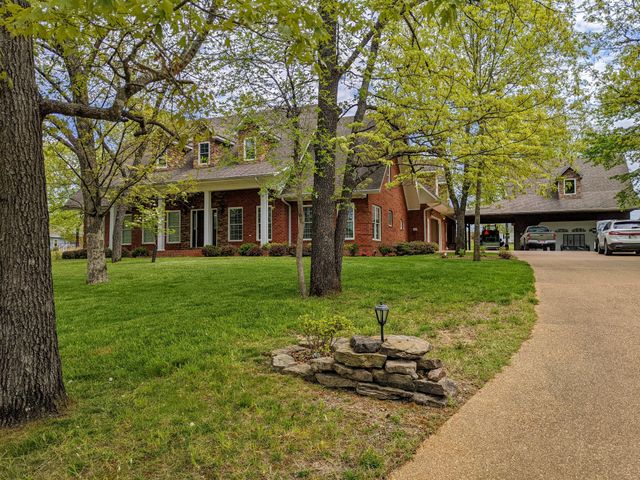 93 Tamatha Dr, Paris, TN 38242