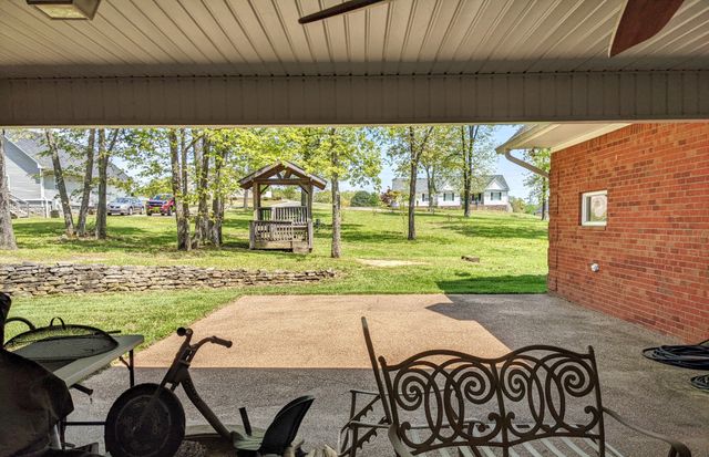 93 Tamatha Dr, Paris, TN 38242