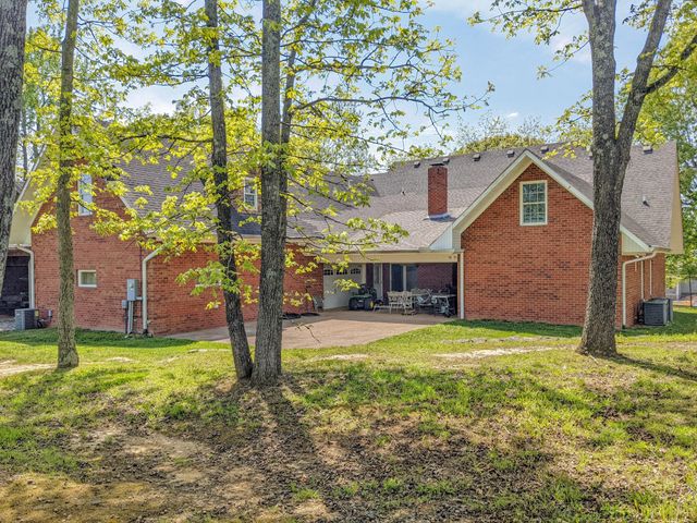 93 Tamatha Dr, Paris, TN 38242