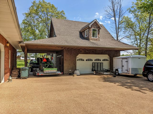 93 Tamatha Dr, Paris, TN 38242