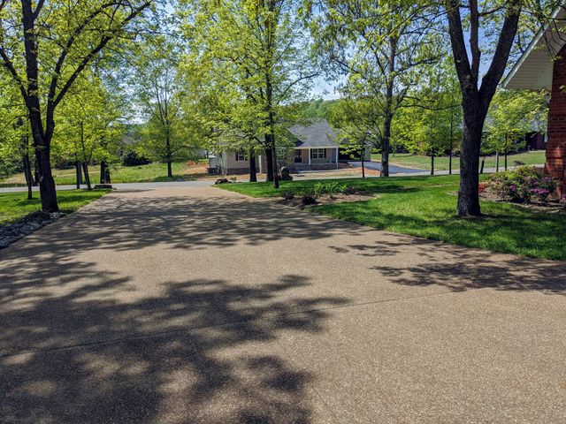 93 Tamatha Dr, Paris, TN 38242