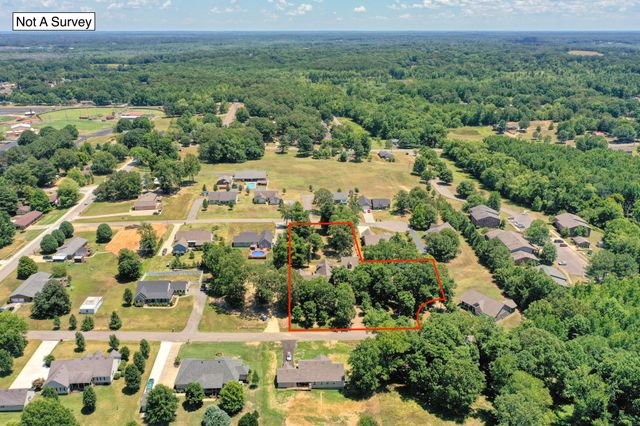 93 Tamatha Dr, Paris, TN 38242