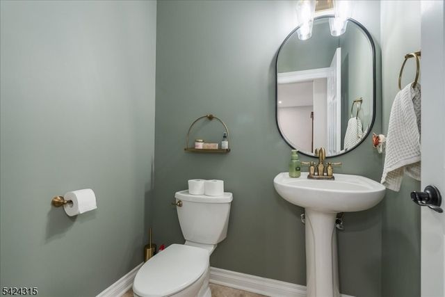 91 Ridge Rd, Jefferson Twp., NJ 07438