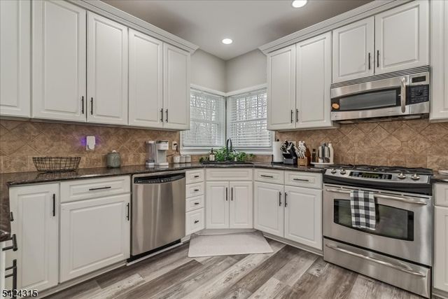 91 Ridge Rd, Jefferson Twp., NJ 07438