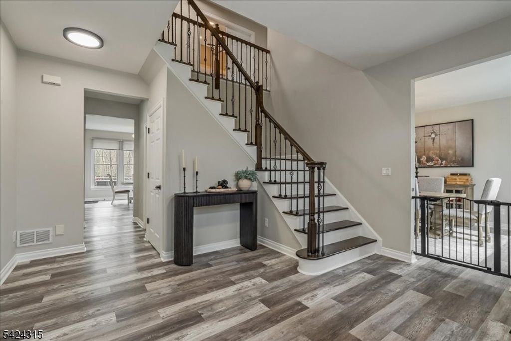 91 Ridge Rd, Jefferson Twp., NJ 07438