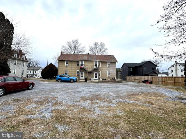 154-158 MAIN ST W, Leola, PA 17540