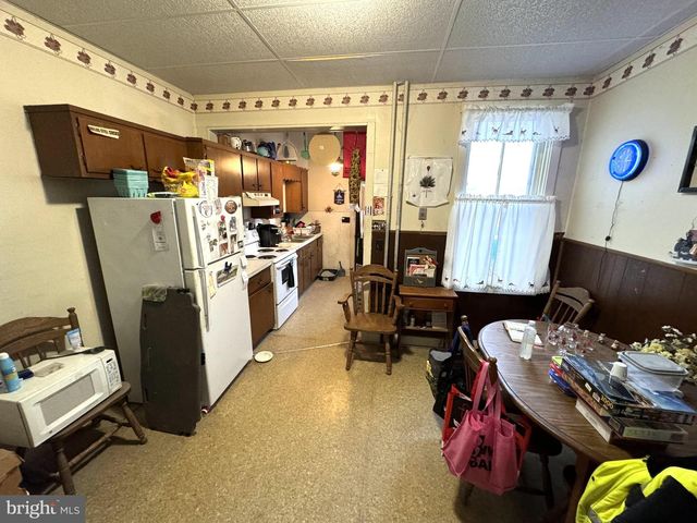154-158 MAIN ST W, Leola, PA 17540
