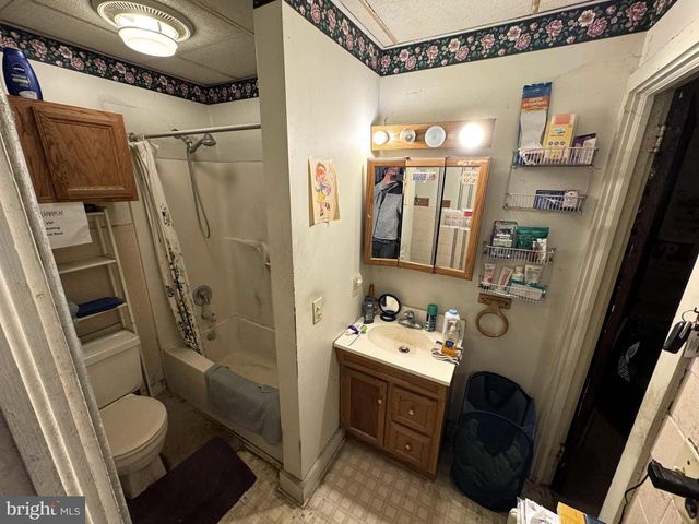 154-158 MAIN ST W, Leola, PA 17540