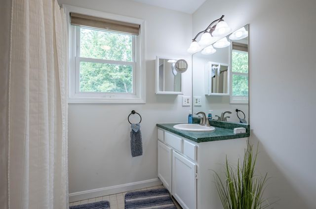 3 Drake Lane, Merrimack, NH 03054