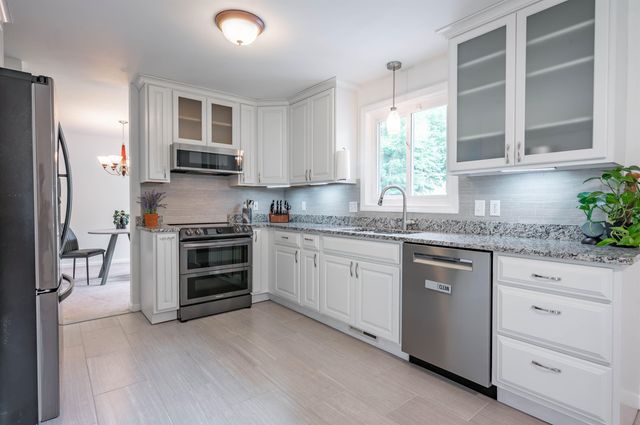 3 Drake Lane, Merrimack, NH 03054