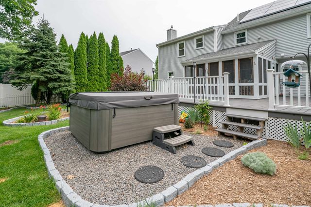 3 Drake Lane, Merrimack, NH 03054