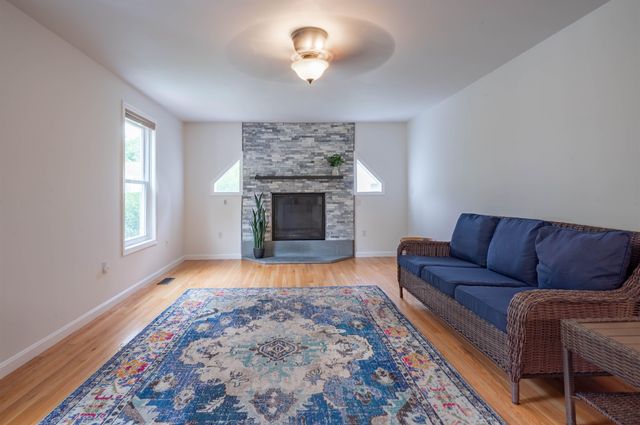 3 Drake Lane, Merrimack, NH 03054