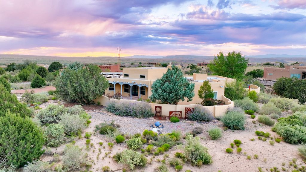 115 Placitas Trails Road, Placitas, NM 87043