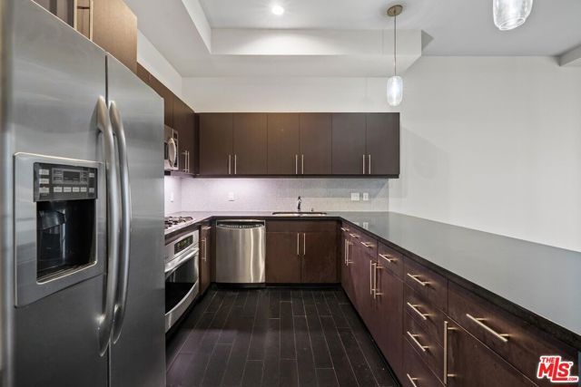 655 S Hope Street 1006, Los Angeles, CA 90017