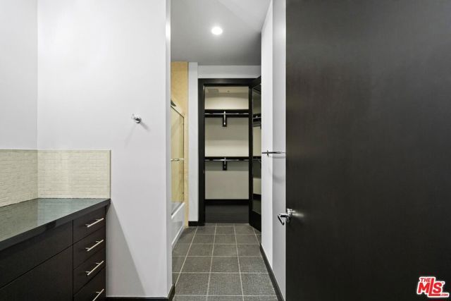 655 S Hope Street 1006, Los Angeles, CA 90017