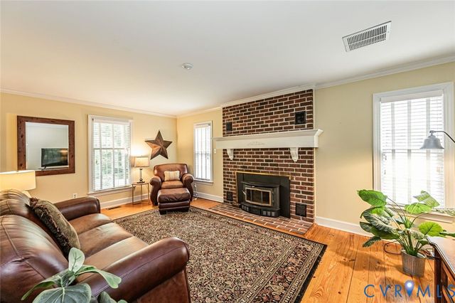 7300 Old Roxbury Rd, Quinton, VA 23141