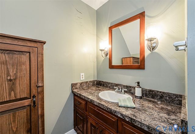 7300 Old Roxbury Rd, Quinton, VA 23141
