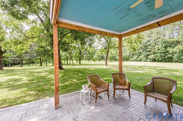 7300 Old Roxbury Rd, Quinton, VA 23141