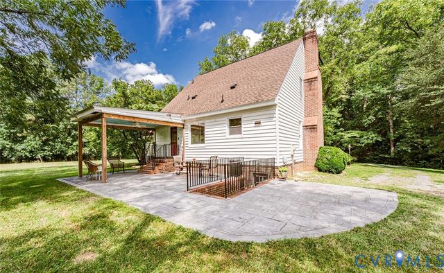 7300 Old Roxbury Rd, Quinton, VA 23141